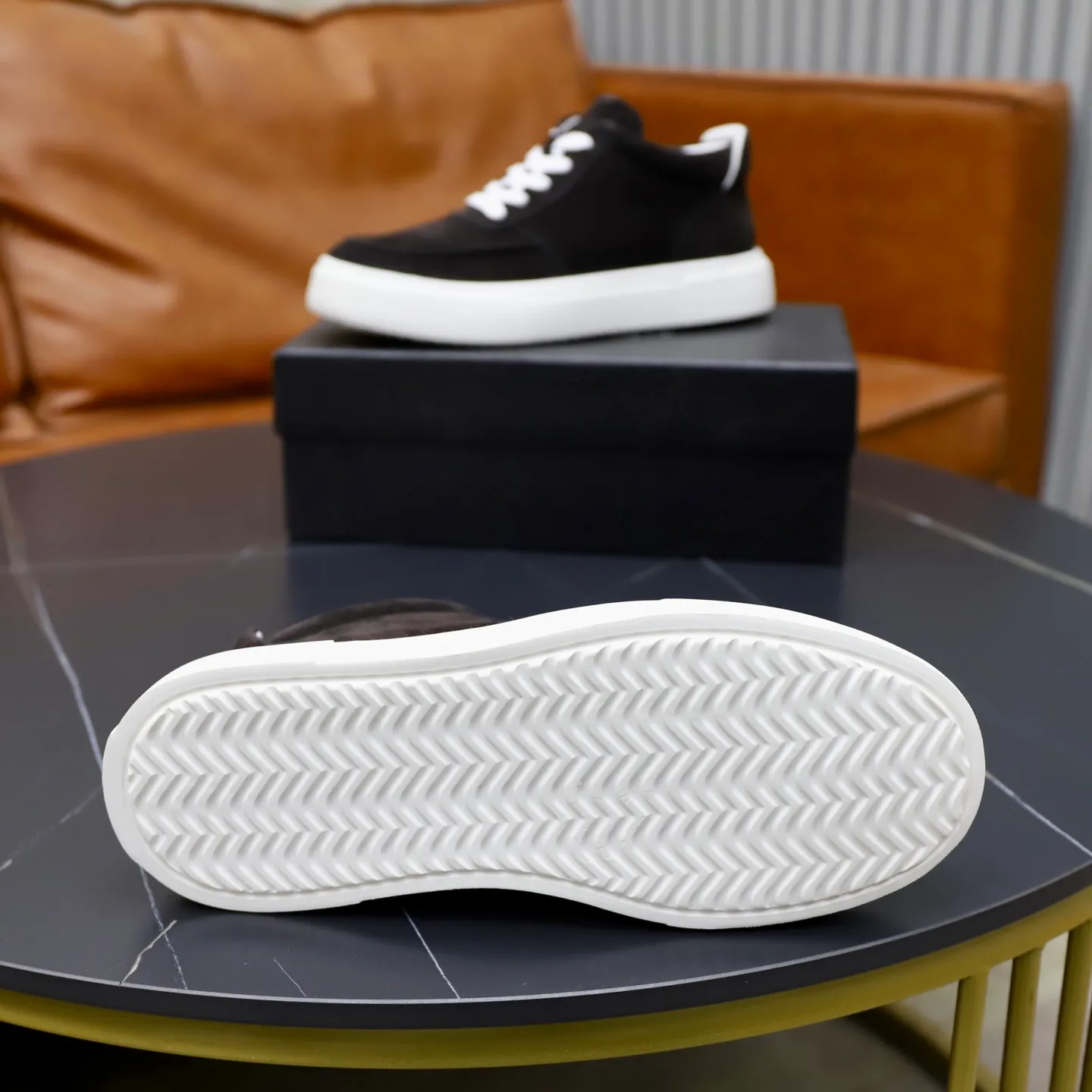 Ex-factory price: 460💰🙅‍♂️🙅‍♂️🙅‍♂️ Brand: PRADA Standard code: 38–44 (45 can be customized) Grade: Same as the official website Material: Original cowhide fabric Comfortable pigskin lining Lightweight wear-resistant outsole Style category: Men's fashionable casual shoes and boots Running sneakers Distinguished luxury brand elements Top luxury Color: actual picture color